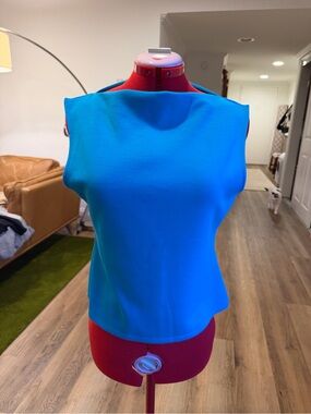 Banana Republic Sleeveless Shell Top in Vibrant Teal Blue